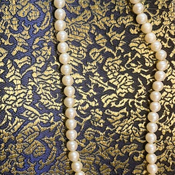 Vintage Faux Pearl Necklace 1970s–1980s, Ivory Gloss Beads, 70 cm, No Clasp - Picture 9 of 9